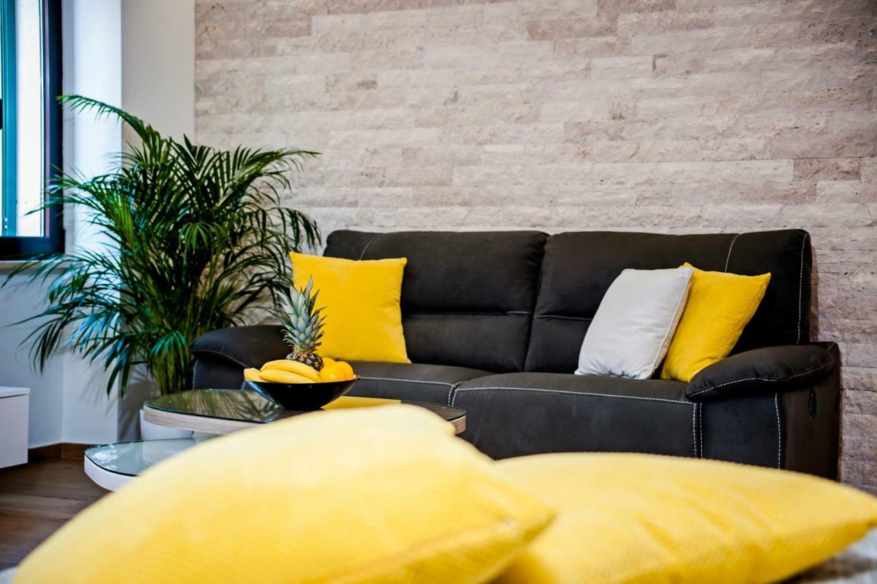 Apartments Vincero ロヴィニ エクステリア 写真