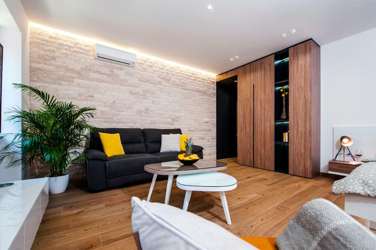Apartments Vincero ロヴィニ エクステリア 写真