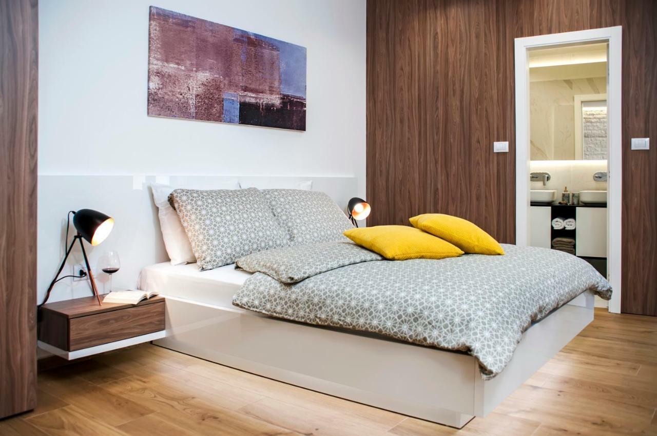 Apartments Vincero ロヴィニ エクステリア 写真