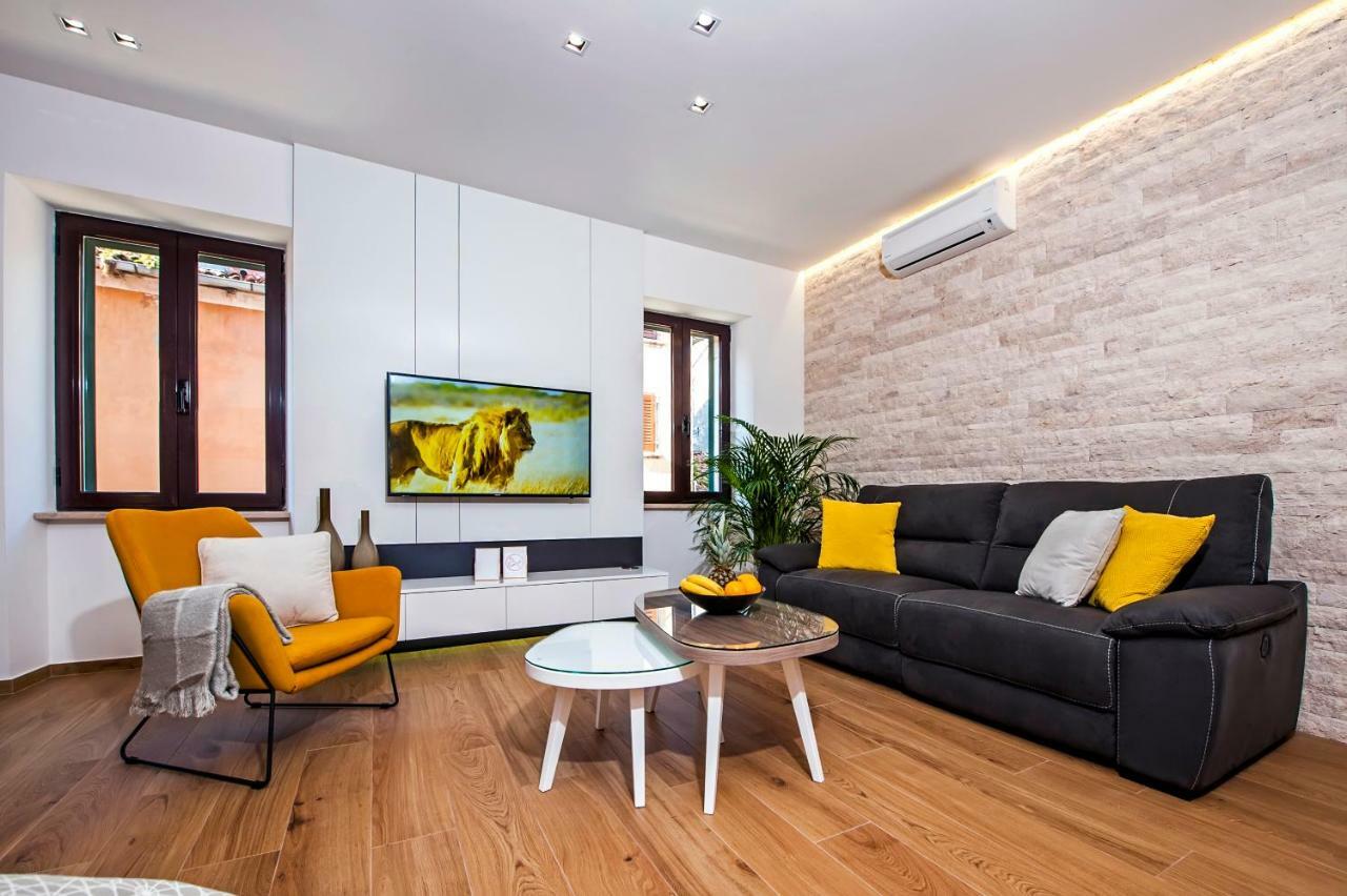 Apartments Vincero ロヴィニ エクステリア 写真