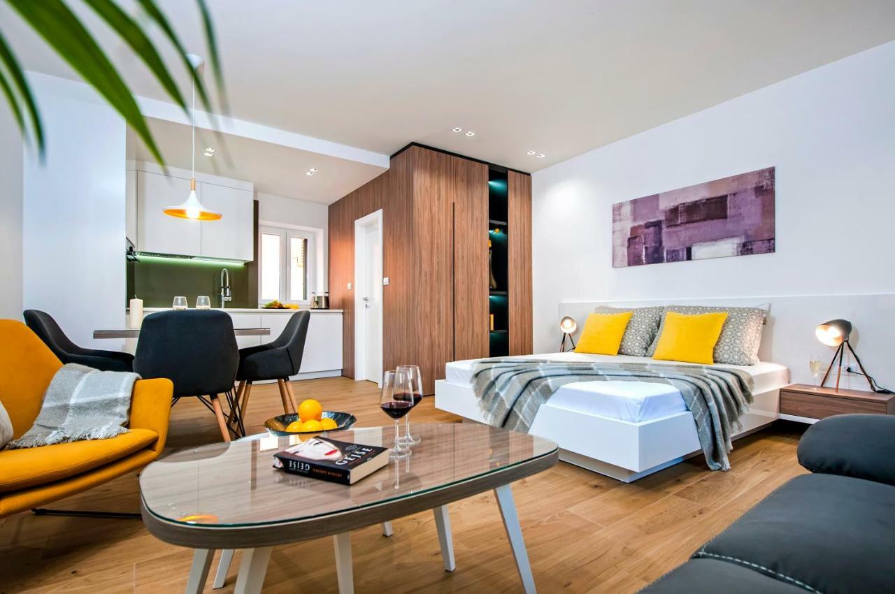 Apartments Vincero ロヴィニ エクステリア 写真